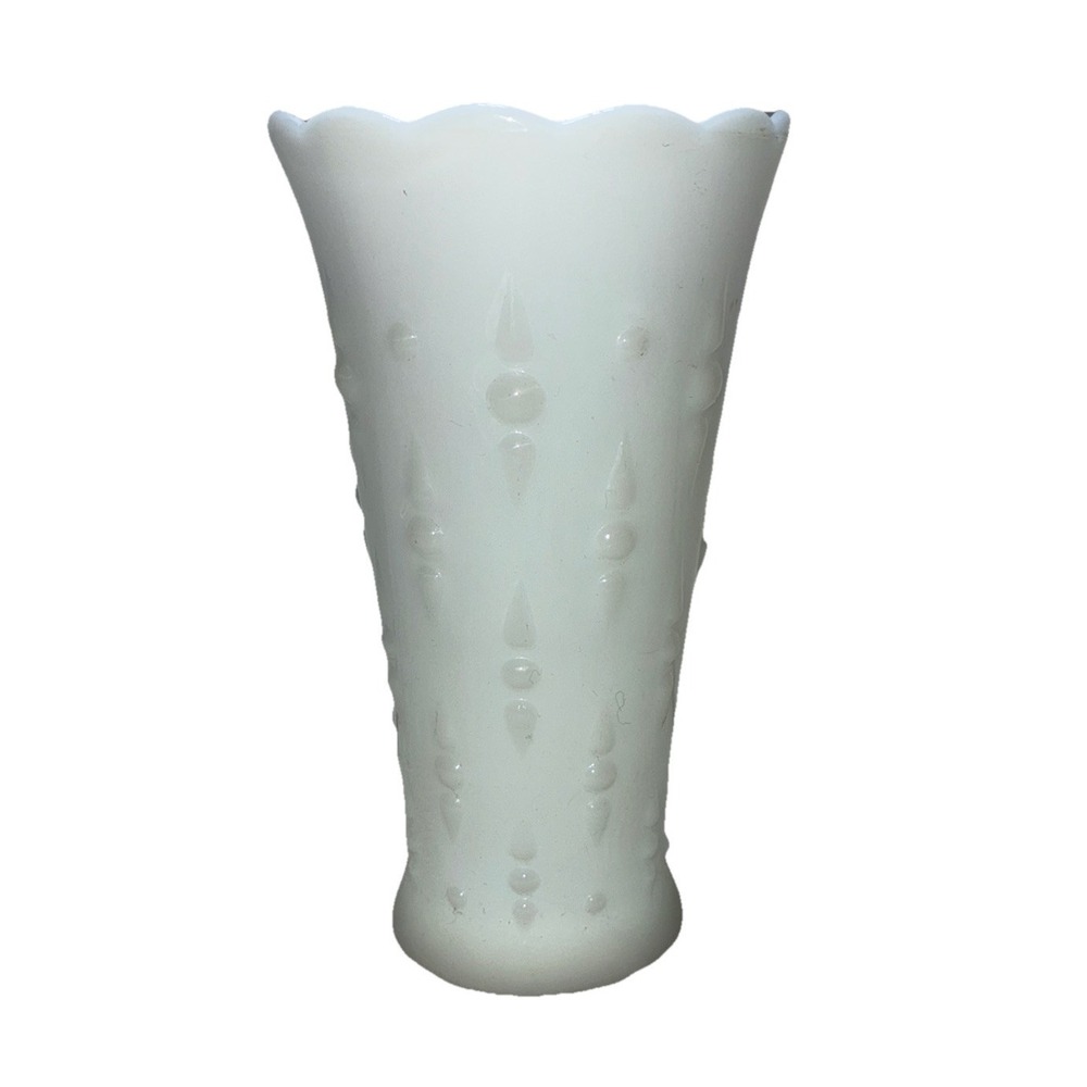 Vintage Anchor Hocking Milk Glass Vase Dots Arrows 7.5" Scalloped‎ Edge